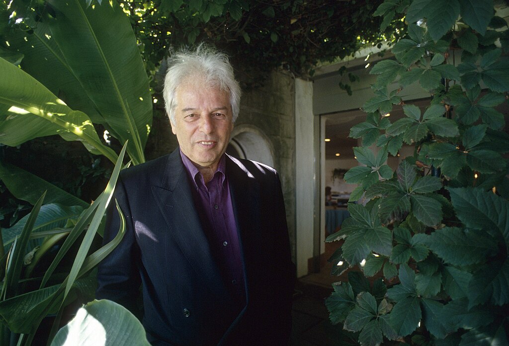 A photograph of the filmmaker Alejandro Jodorowsky.