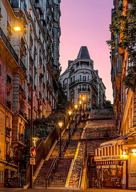 Rue Becquerel, the heart of Montmartre